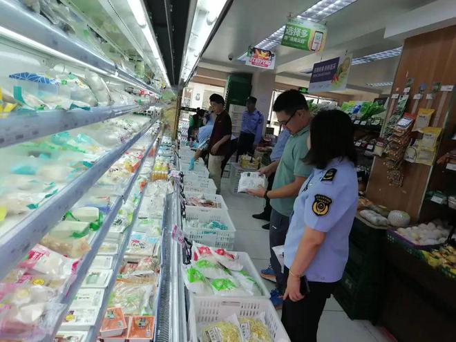 嚴查銷售過期、質檢不合格食品，守護舌尖上的安全